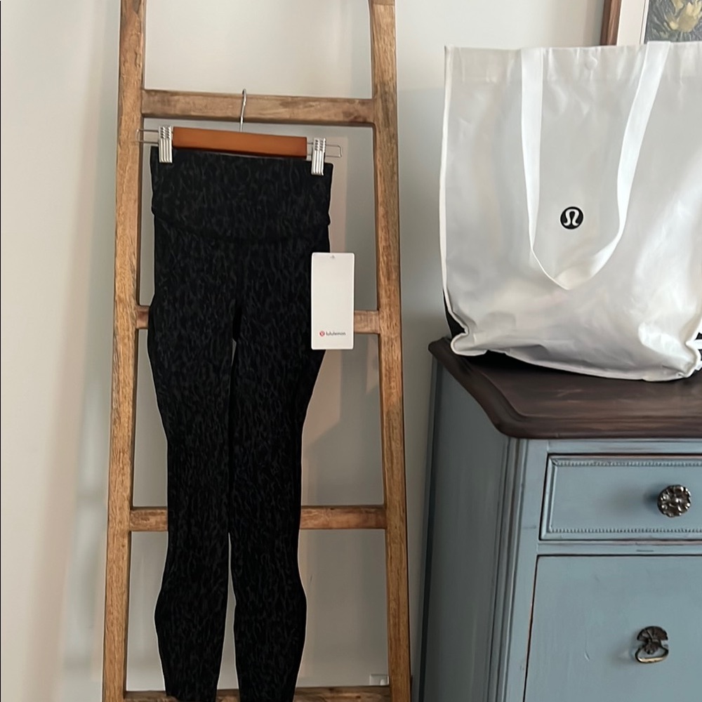 Lululemon Black and Gray Textured Leggings